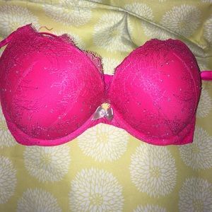VS BOMBSHELL PLUNGE